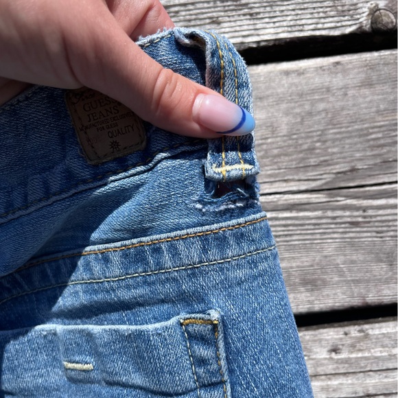 Y2K Guess Low-Rise Flared Jeans - Picture 3 of 7